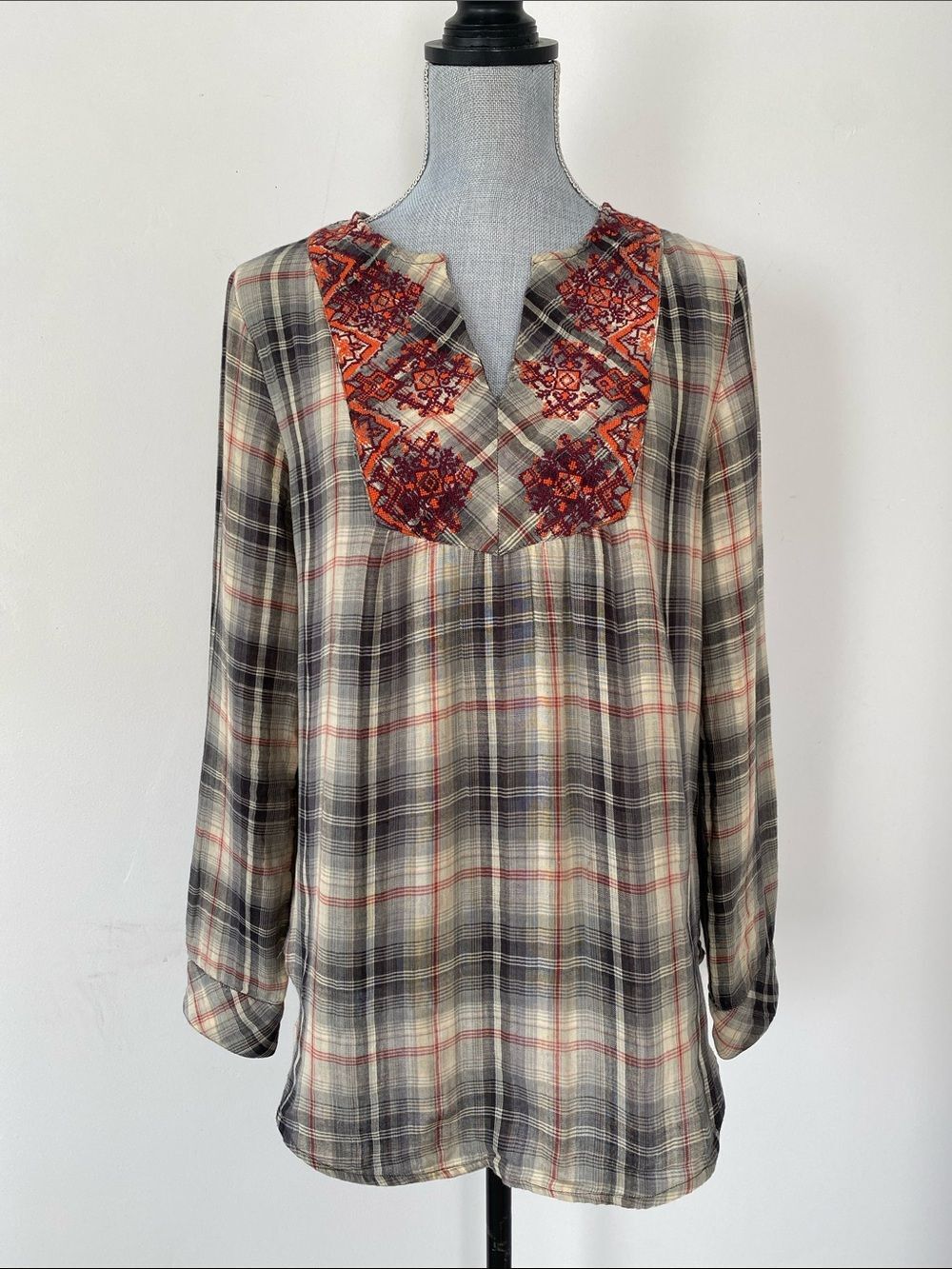 Sundance Plaid Long-Sleeve Tunic Top Sz S Embroidered Yoke Cream/Gray/Red Boho